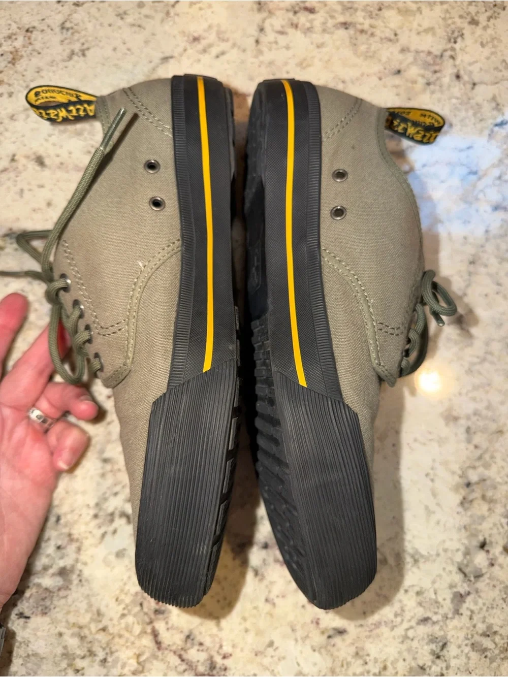 Dr Martens Doc $60 Pressler Olive Canvas Low-Top Unisex Sneaker 7 M 8 L
